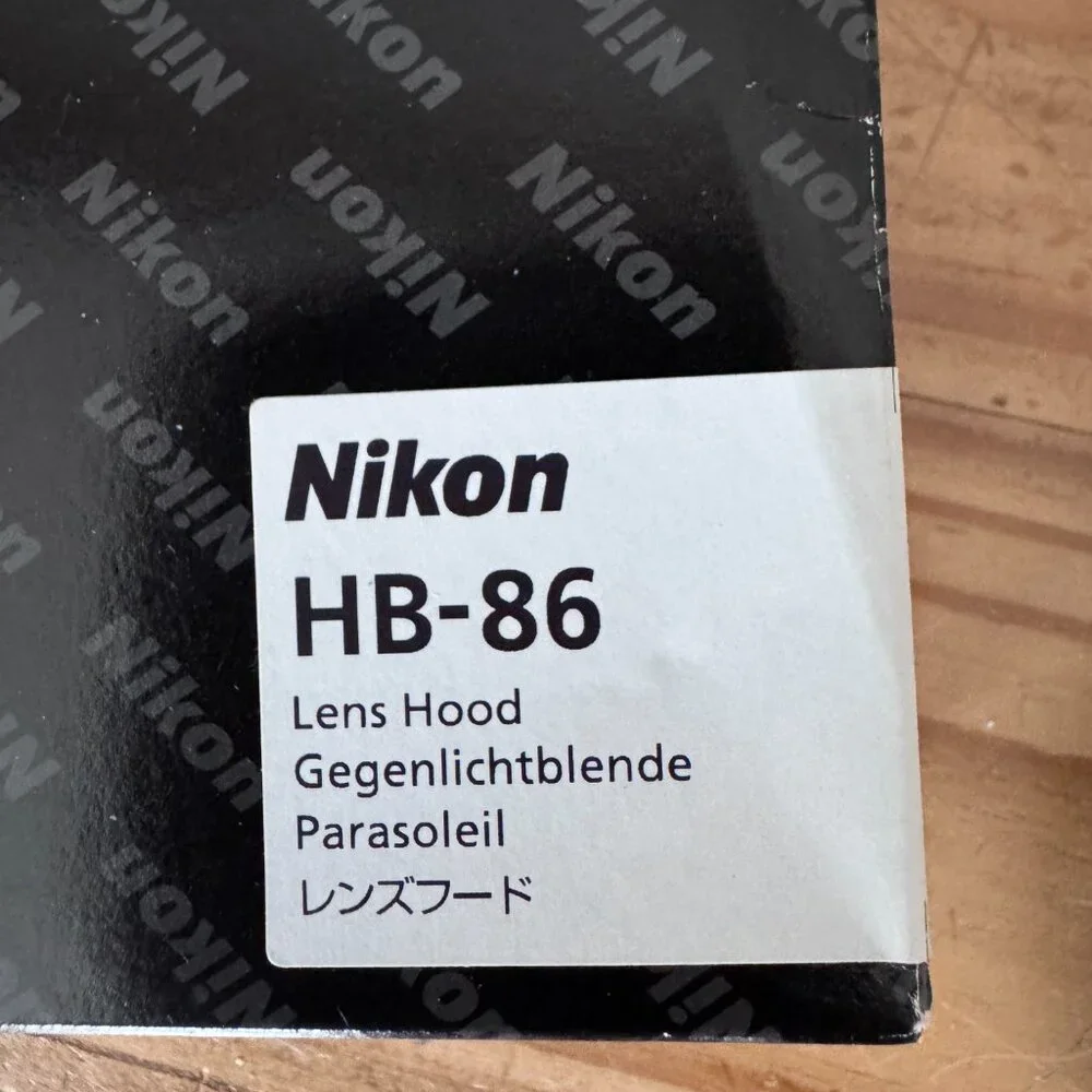 Nikon HB -86. Lens hood